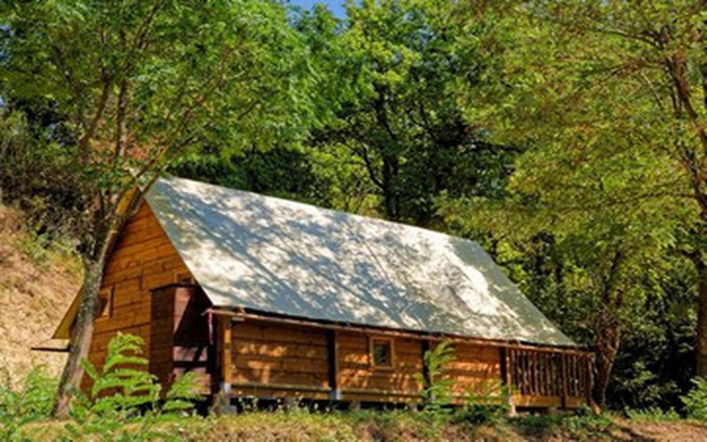 Camping Les Rives Du Lac De Vinca Exterior foto